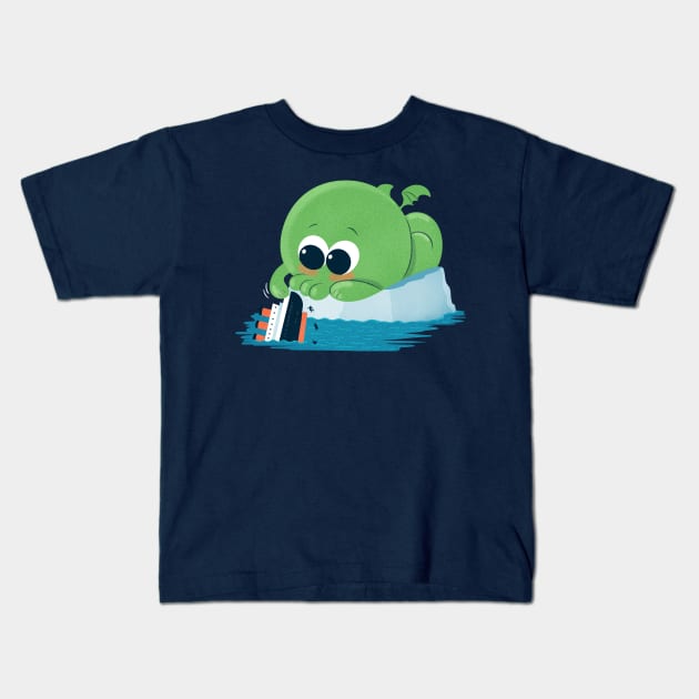 Cutethulhu Sinks The Titanic Kids T-Shirt by Queenmob